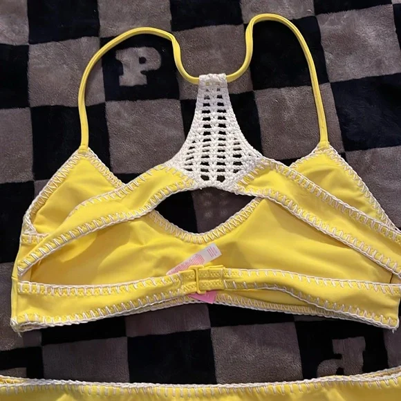 Victoria’s Secret Swimwear Yellow Kiawah Crochet 2 Piece Set Size Medium - Picture 3 of 11